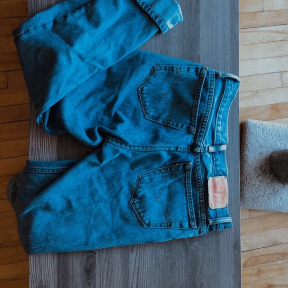 HIGH WAISTED LEVI'S JEANS - Picture 4 of 5